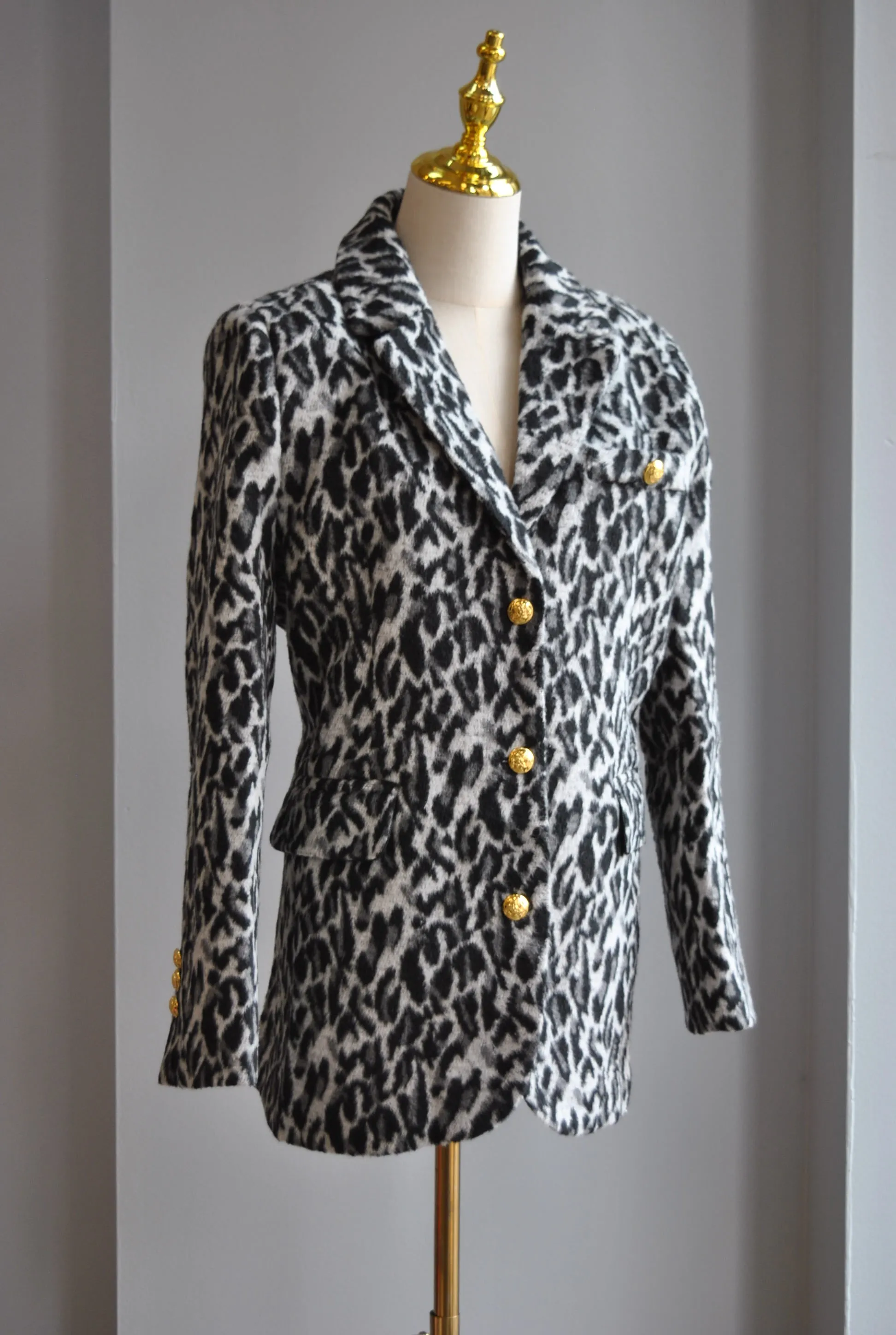 BLACK AND GREY CHEETAH BLAZER JACKET